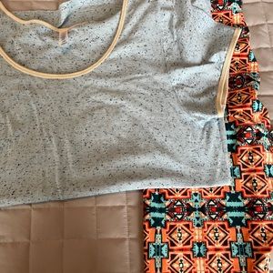 Lularoe tshirt and leggings outfit